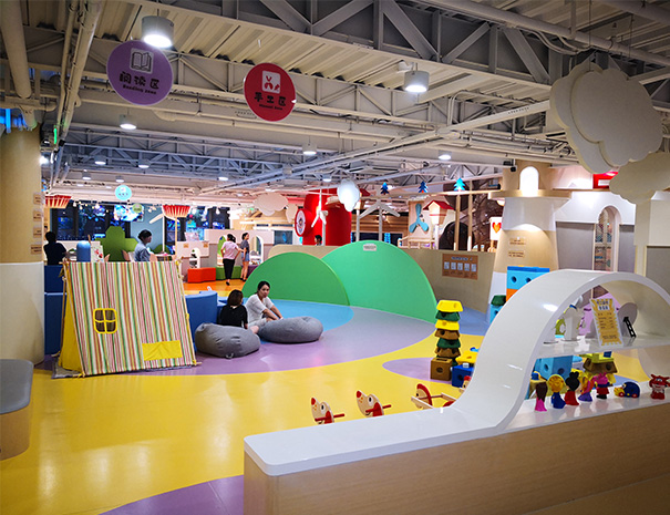  There is an enchanting 700 square meter indoor playground 